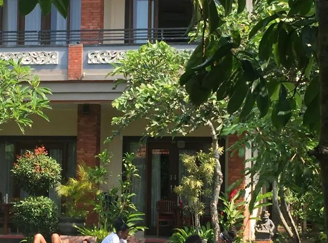 Umah Dangin Pensión *